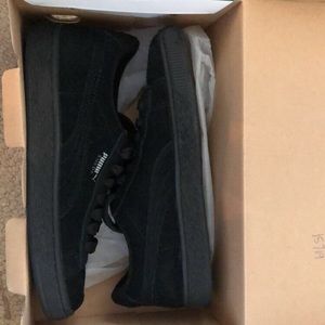Black suede puma shoes